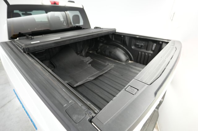 2022 Ford F-150 Lightning — photo 6 of 15