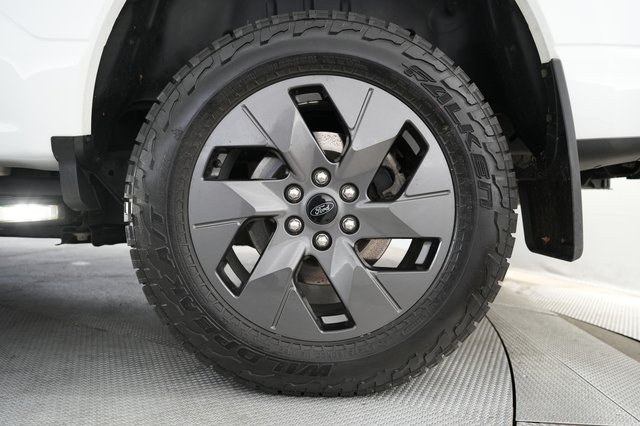 2022 Ford F-150 Lightning — photo 11 of 15