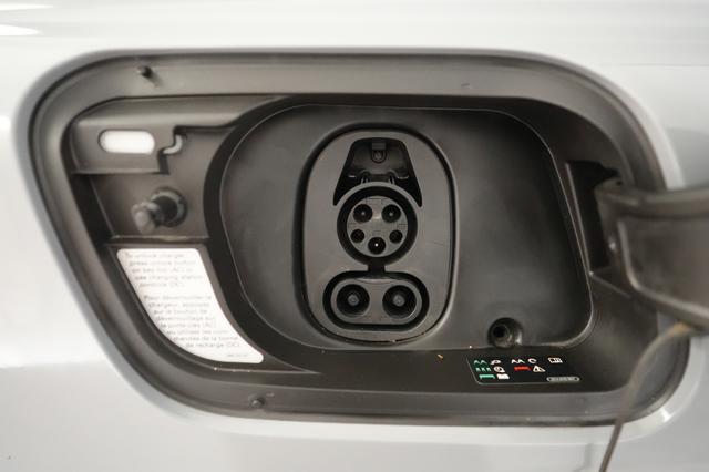 2022 Audi Q4 e-tron — photo 8 of 21