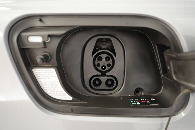 2022 Audi Q4 e-tron — photo 8 of 21