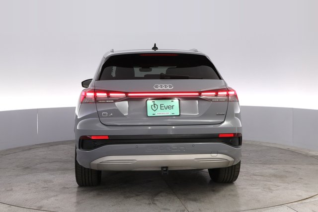 2022 Audi Q4 e-tron — photo 12 of 21