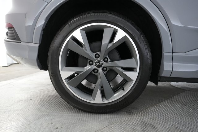 2022 Audi Q4 e-tron — photo 15 of 21
