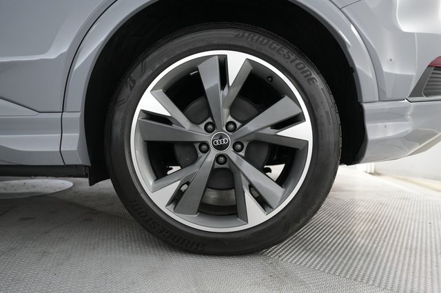 2022 Audi Q4 e-tron — photo 17 of 21