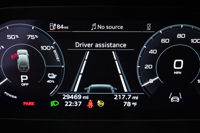 2022 Audi Q4 e-tron — photo 5 of 21