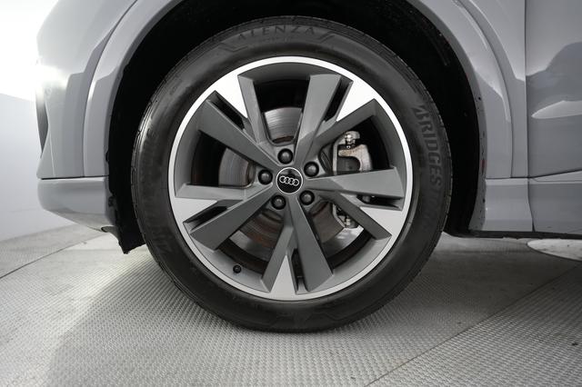 2022 Audi Q4 e-tron — photo 7 of 21