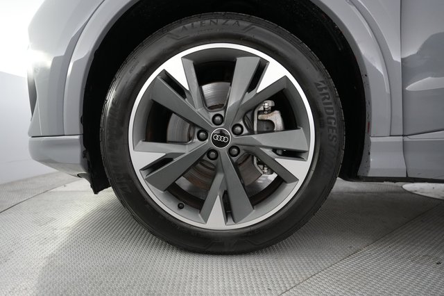 2022 Audi Q4 e-tron — photo 7 of 21