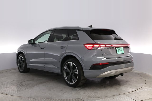 2022 Audi Q4 e-tron — photo 13 of 21