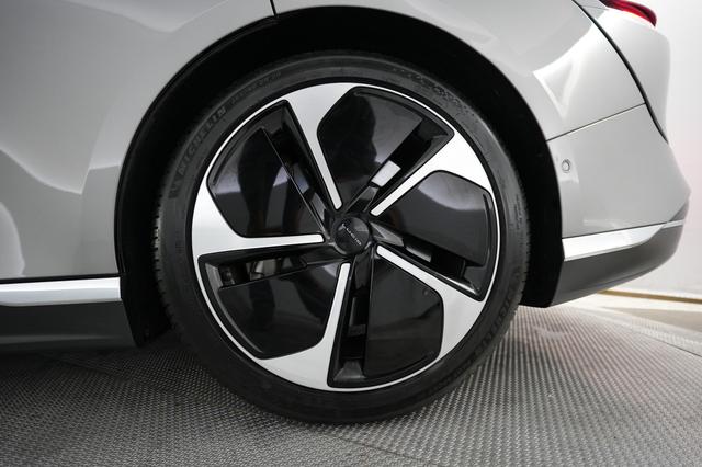 2023 Lucid Air — photo 7 of 21