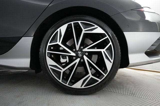 2023 Hyundai IONIQ 6 — photo 17 of 21