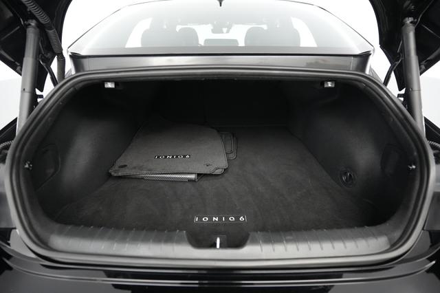 2023 Hyundai IONIQ 6 — photo 6 of 21