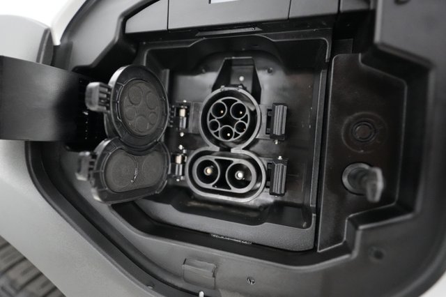 2023 Subaru Solterra — photo 8 of 20