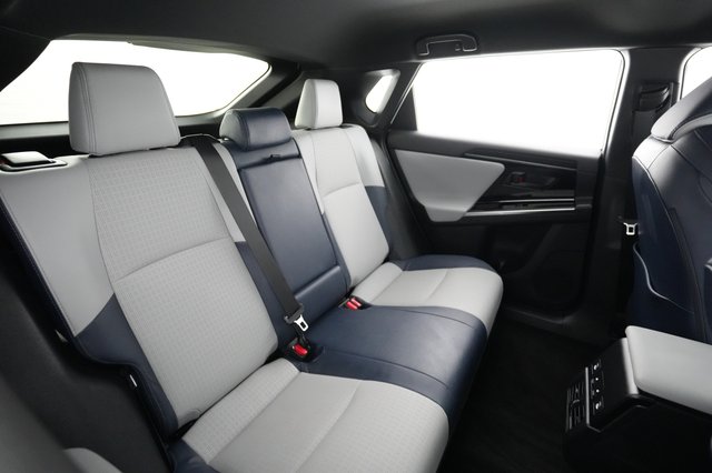 2023 Subaru Solterra — photo 4 of 20