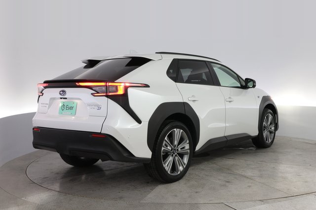 2023 Subaru Solterra — photo 2 of 20