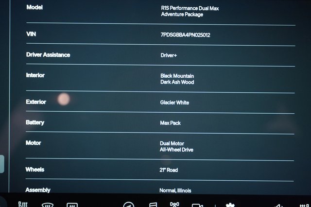 2023 Rivian R1S — photo 5 of 24