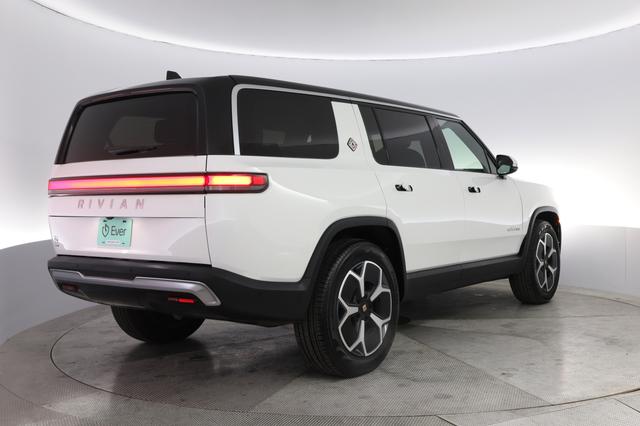 2023 Rivian R1S — photo 2 of 24