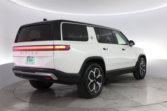 2023 Rivian R1S — photo 2 of 24