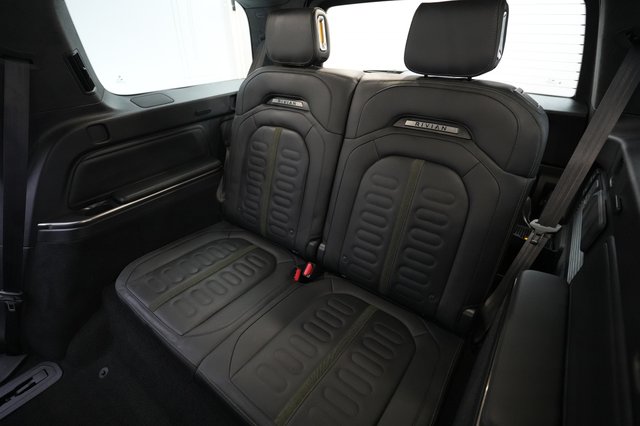 2023 Rivian R1S — photo 20 of 24