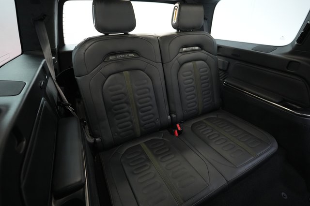 2023 Rivian R1S — photo 21 of 24