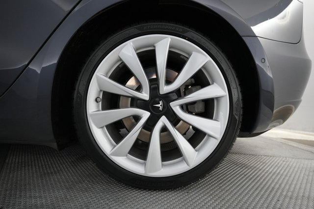 2019 Tesla Model 3 — photo 16 of 24