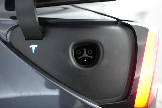 2019 Tesla Model 3 — photo 8 of 24