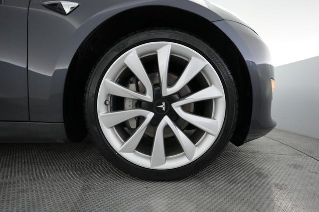 2019 Tesla Model 3 — photo 7 of 24