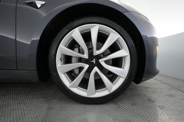 2019 Tesla Model 3 — photo 7 of 24