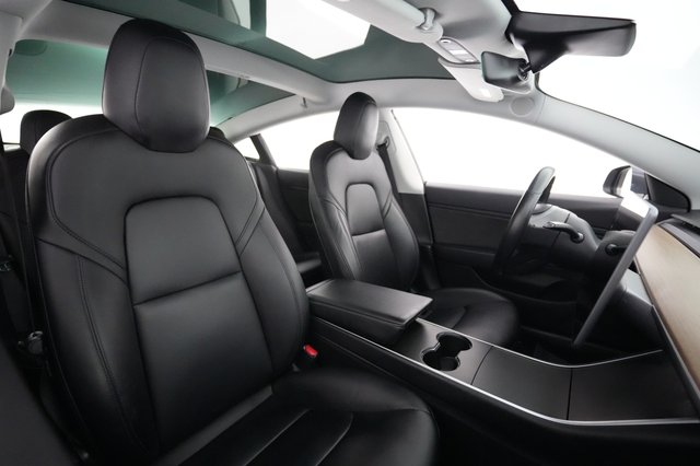 2019 Tesla Model 3 — photo 18 of 24