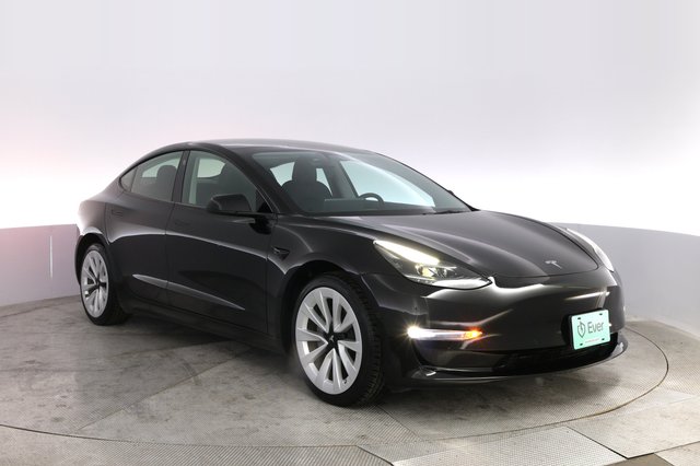 2022 Tesla Model 3 — photo 10 of 22