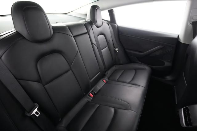 2022 Tesla Model 3 — photo 4 of 22
