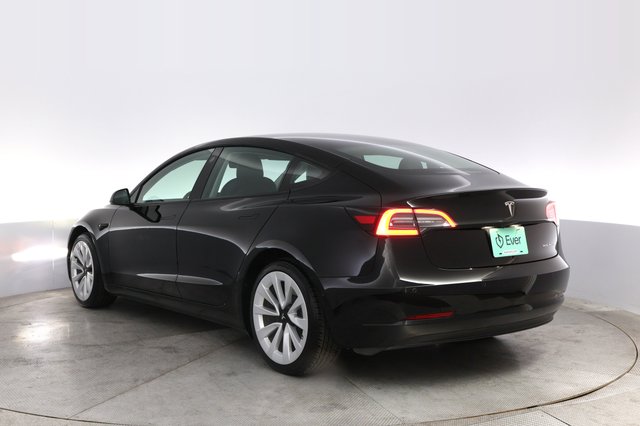 2022 Tesla Model 3 — photo 13 of 22