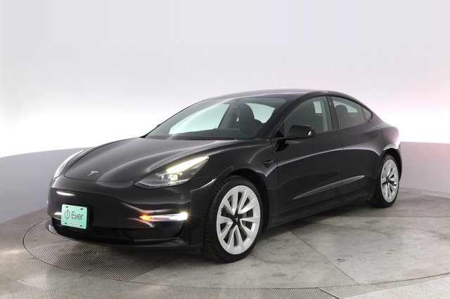 2022 Tesla Model 3 — VIN 5YJ3E1EB4NF305038