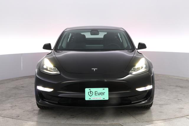 2022 Tesla Model 3 — photo 9 of 22