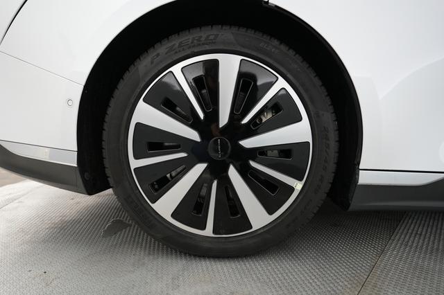 2023 Lucid Air — photo 7 of 20