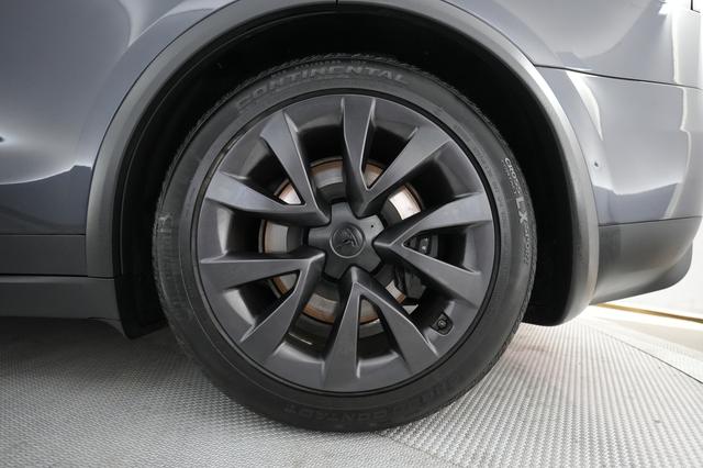 2023 Tesla Model X — photo 7 of 30