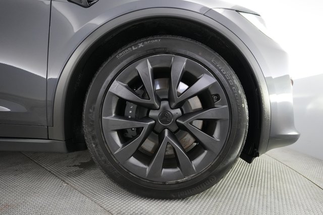 2023 Tesla Model X — photo 16 of 30