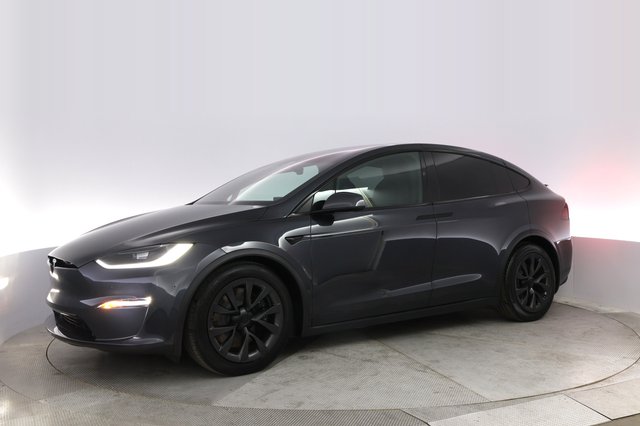 2023 Tesla Model X — photo 14 of 30