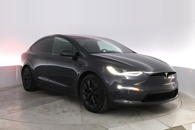 2023 Tesla Model X — photo 10 of 30