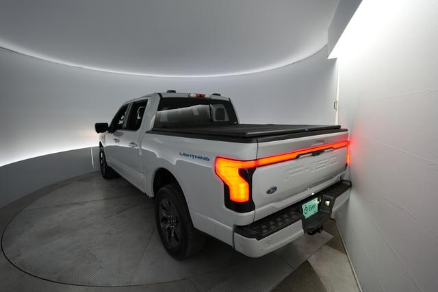 2023 Ford F-150 Lightning — photo 2 of 15