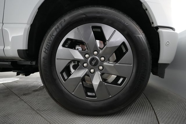 2023 Ford F-150 Lightning — photo 9 of 15