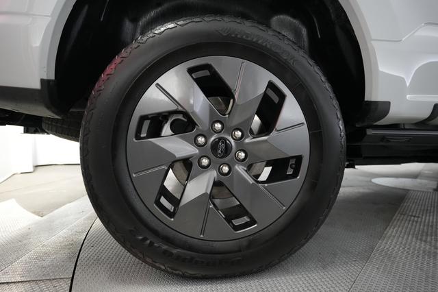 2023 Ford F-150 Lightning — photo 10 of 15