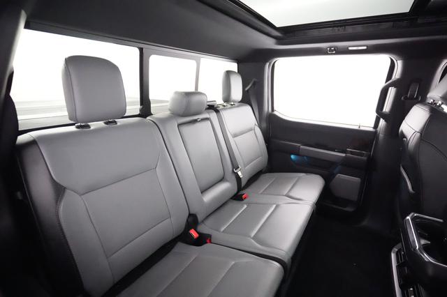 2023 Ford F-150 Lightning — photo 4 of 15