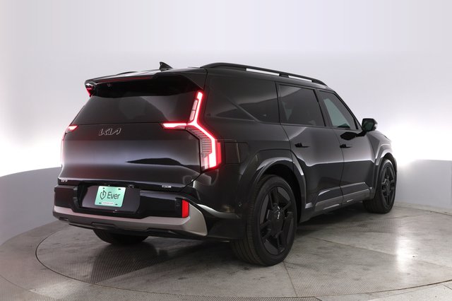 2024 Kia EV9 — photo 2 of 23