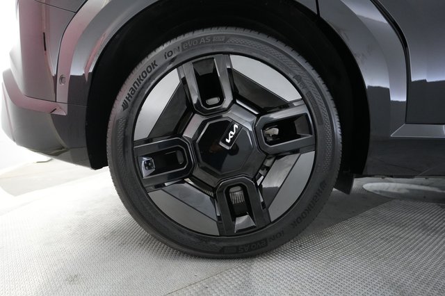 2024 Kia EV9 — photo 16 of 23
