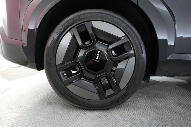 2024 Kia EV9 — photo 16 of 23