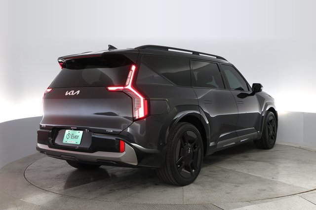 2024 Kia EV9 — photo 2 of 23
