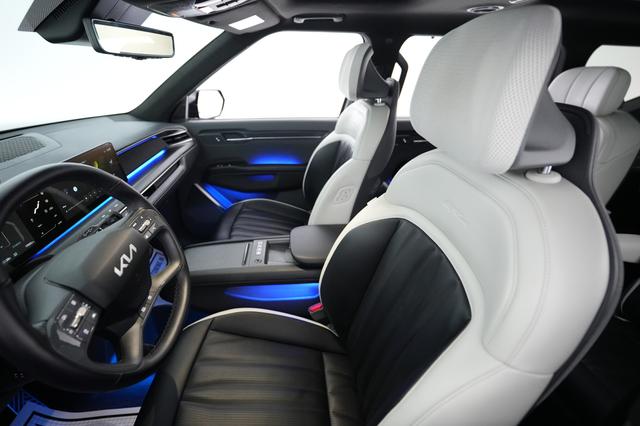 2024 Kia EV9 — photo 3 of 23