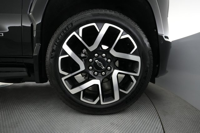 2024 Chevrolet Silverado EV — photo 10 of 16
