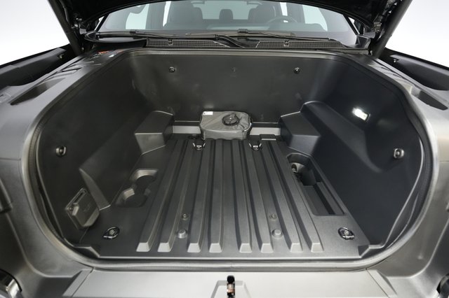 2024 Chevrolet Silverado EV — photo 15 of 16