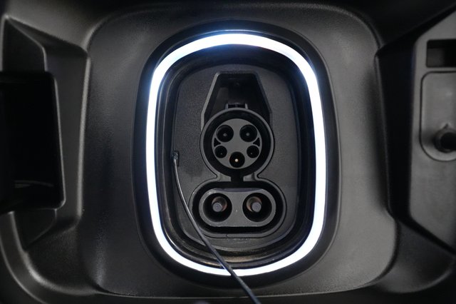 2024 Chevrolet Silverado EV — photo 8 of 16