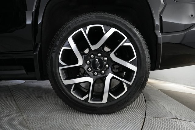 2024 Chevrolet Silverado EV — photo 11 of 16